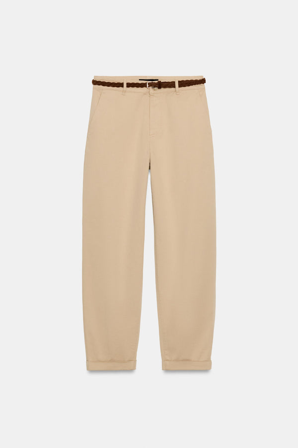 PANTALÓN CHINO CINTURÓN TRENZADO