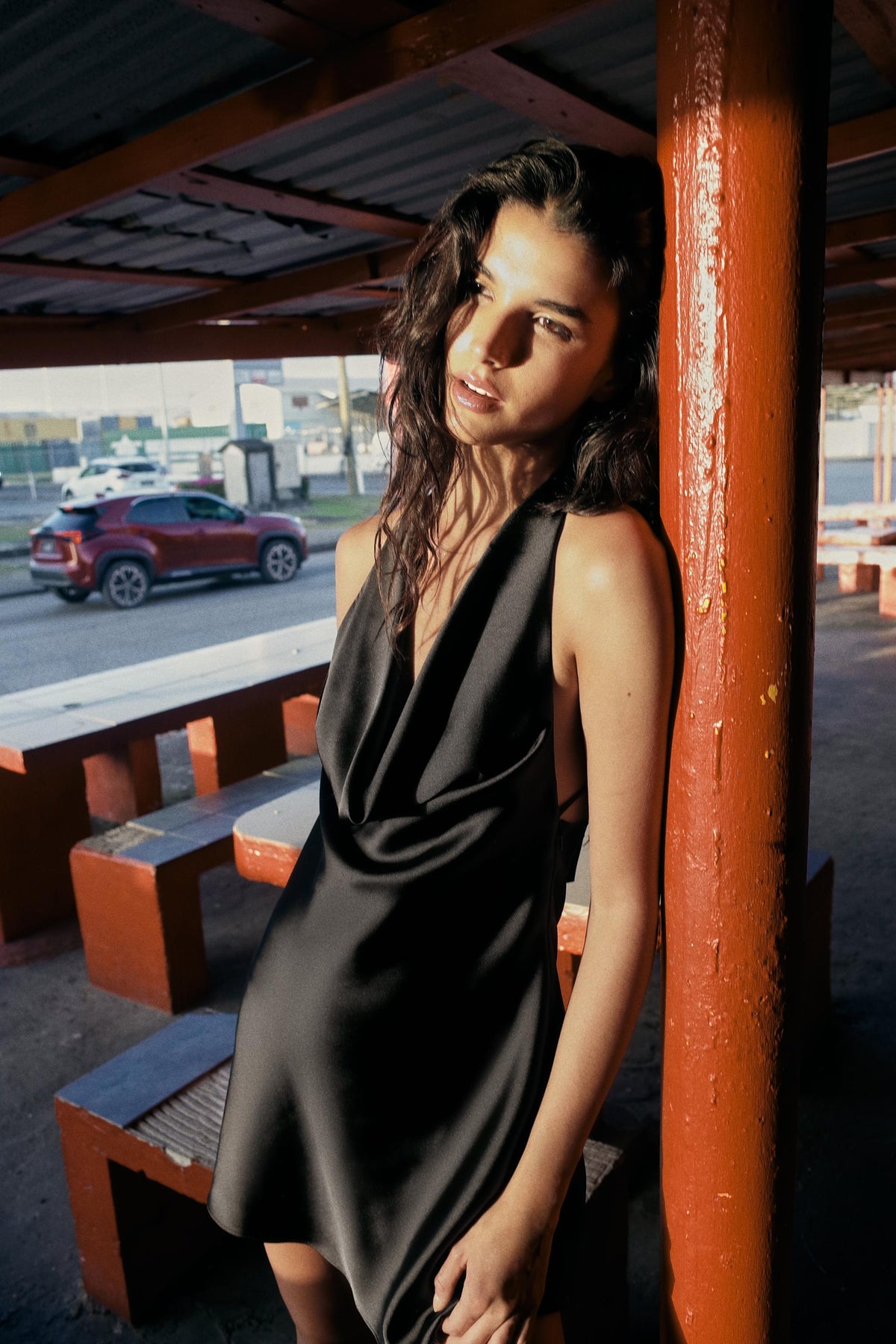 VESTIDO HALTER SATINADO